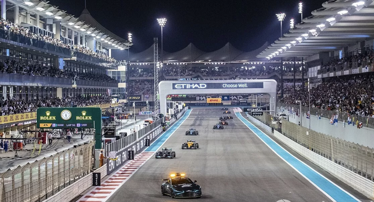 Paddy Power Honours Bets on Both Hamilton and Verstappen Winning F1 World Championship